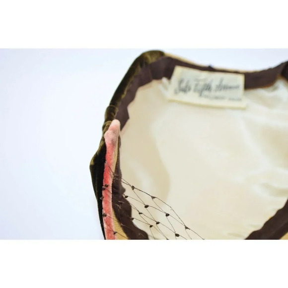 1950s Brown Velvet Beige Straw Netted Fascinator - Picture 7 of 7